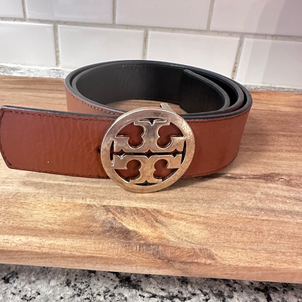 Tory Burch Miller reversible double sided leather double T logo buckle 40” belt - Picture 2 of 9